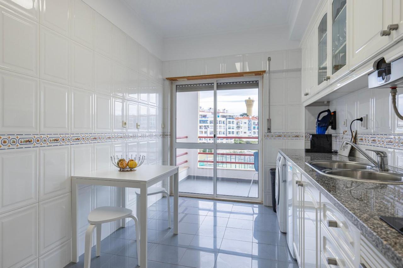 Sunny 2 Bdr Apartment By Lovelystay Charneca  Dış mekan fotoğraf