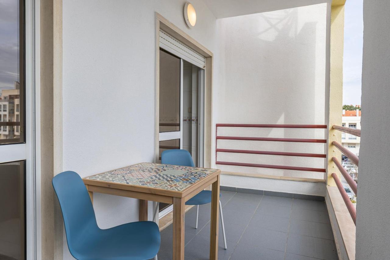 Sunny 2 Bdr Apartment By Lovelystay Charneca  Dış mekan fotoğraf